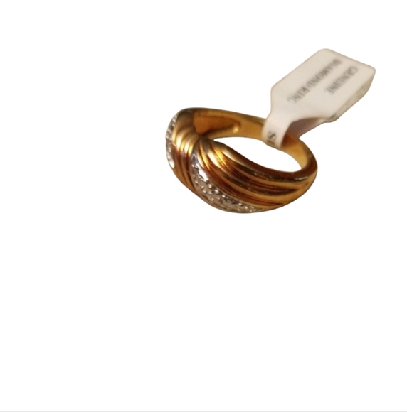 Diamond Ring - Picture 5 of 6